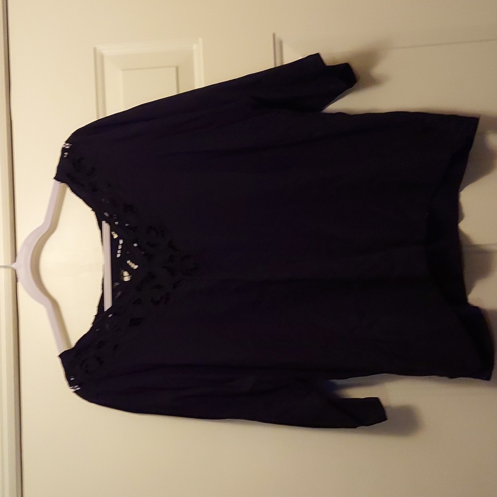 Women's Red's Threads top